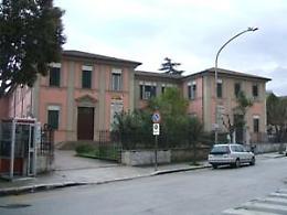 Scuola saccheggiata nella notte: "ripulita" aula di informatica. Bottino ingente