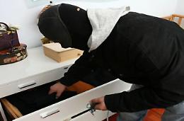 Doppio furto in villa: i ladri colpiscono in pieno giorno