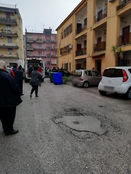 Trovato morto in casa: da definire le cause e l'identità dell'uomo