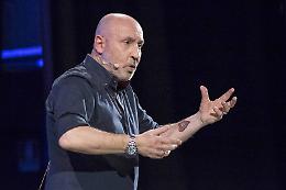 "Scegli una carta", Maurizio Battista al Nestor: ecco quando