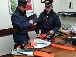 Tenta di truffare una donna ma viene sorpreso dai carabinieri: 50enne nei guai