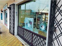 Rapina in gioielleria: uno degli accusati salvato dal colore degli occhi