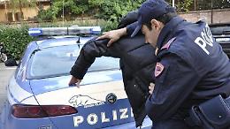 Ai domiciliari ma in compagnia di pregiudicati: romeno finisce in carcere