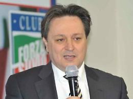 La ruspa di Fazzone: "Forza Italia, o si cambia o si muore"