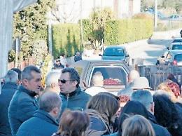Funerali Michele Romano: in centinaia allo straziante addio