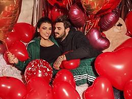 Giulia Salemi e Francesco Monte, è amore: mare di palloncini e coccole