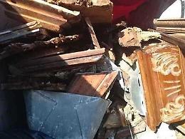Sora, vecchie bare accatastate nel cimitero: il sindaco grida al complotto
