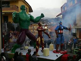 Carnevale verolano. Esplosione di festa, maschere e colori