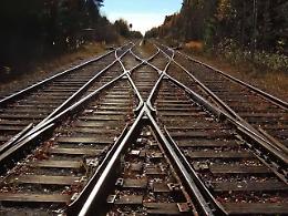 Travolto e ucciso dal treno, muore un uomo: si pensa ad un gesto estremo
