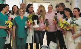 "Tutti insieme contro il cancro": parrucche donate all'ospedale