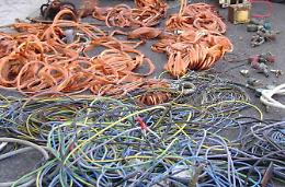 Furto di rame al ripetitore: ritrovate decine di metri di cavi tagliati