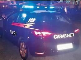 Ubriaco esce fuori strada e si schianta contro una rimessa agricola: denunciato