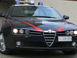 In viaggio con la cocaina, sorpreso dai carabinieri la getta e fugge: arrestato
