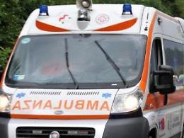 Scontro fatale con una Porsche: insegnante di 46 anni muore sul colpo