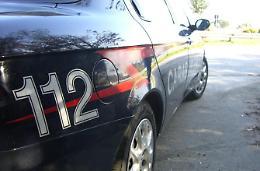 Furti col trucco delle gomme bucate: due uomini nei guai