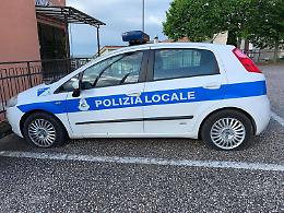 Danneggiate due auto della polizia: si pensa ad un atto intimidatorio