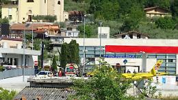 Cade dal tetto di casa: noto commerciante elitrasportato. Resta in codice rosso