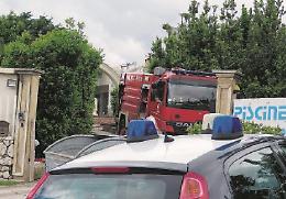 Club privé divorato dalle fiamme: paura per una nube di fumo denso e acre