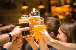 Festa della birra: divertimento assicurato tra gastronomia e musica live