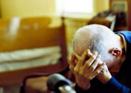 Truffati da un amico di famiglia: due anziani derubati dei risparmi di una vita