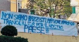 Arrivano i profughi: il clima si surriscalda, tensione in Comune