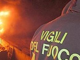 Auto divorata dalle fiamme in autostrada: papà Andrea muore carbonizzato