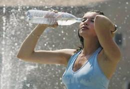Emergenza caldo, malori e colpi di calore: centinaia di interventi