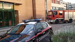 Precipita dal quinto piano dell'ospedale: volo mortale per un 42enne