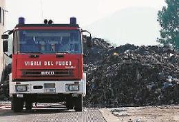 Incendio alla Mecoris, suolo non contaminato: i risultati delle analisi