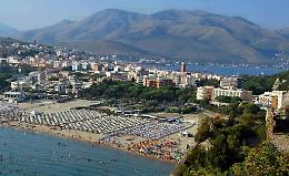 "C'è un pedofilo in spiaggia": scatta l'allarme e un uomo rischia il linciaggio