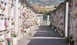 Furti a raffica nei cimiteri: ladri di sentimenti e di ricordi