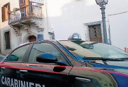 Il giovane picchiato nel parcheggio ha rischiato la vita: aggressori individuati