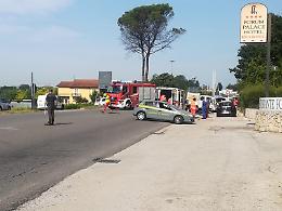 Scontro tra motorino e furgoncino, ferito gravemente un uomo
