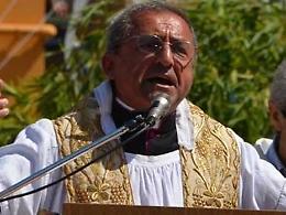Caso Don Donato, la città si divide: ecco l'accoglienza odierna