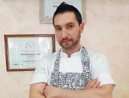 Con i suoi panettoni arriva nella sala Mengoni di Cracco