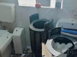 Sora, parco Santa Chiara: il bagno pubblico è una discarica. La denuncia