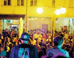 Musica hip hop e movida sana per sconfiggere il "cattivo divertimento"