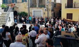 Funerali Franco Di Palma: una folla commossa dà l'addio all'operaio
