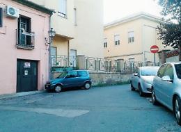 Ladri senza freni: furto lampo in prima serata e in pieno centro