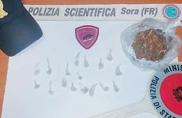 Va a comprare la pizza, ma nel borsello aveva la droga: in manette