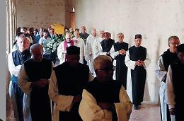 Vico in lutto per la morte di padre Giacomini. Il dolore della comunità