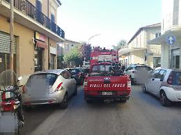 Forte puzza a scuola, i genitori chiamano i vigili del fuoco: plesso chiuso
