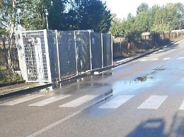 Nuovi sversamenti e odori nauseabondi: notte insonne per i residenti