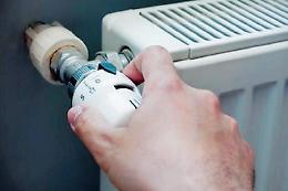 Termosifoni accesi, si parte. Tutte le norme da rispettare