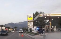 Scontro fra un'auto e un motociclo: tre feriti. Un giovane elitrasportato