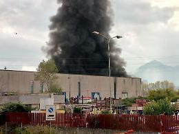Incendio capannone industriale: quasi ultimate le attività di spegnimento