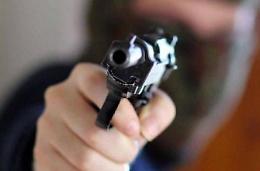 Rapina a mano armata: minaccia con una pistola un 20enne per 100 euro