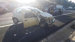 Incidente in A1: scontro fra Punto e Tir, una donna elitrasportata