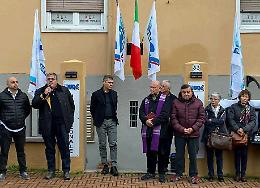 Operaio morto sul lavoro, oggi lutto cittadino. La protesta