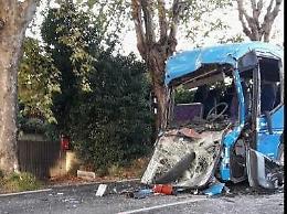 Incidente Casilina, camion contro bus: scatta l'esposto sui soccorsi